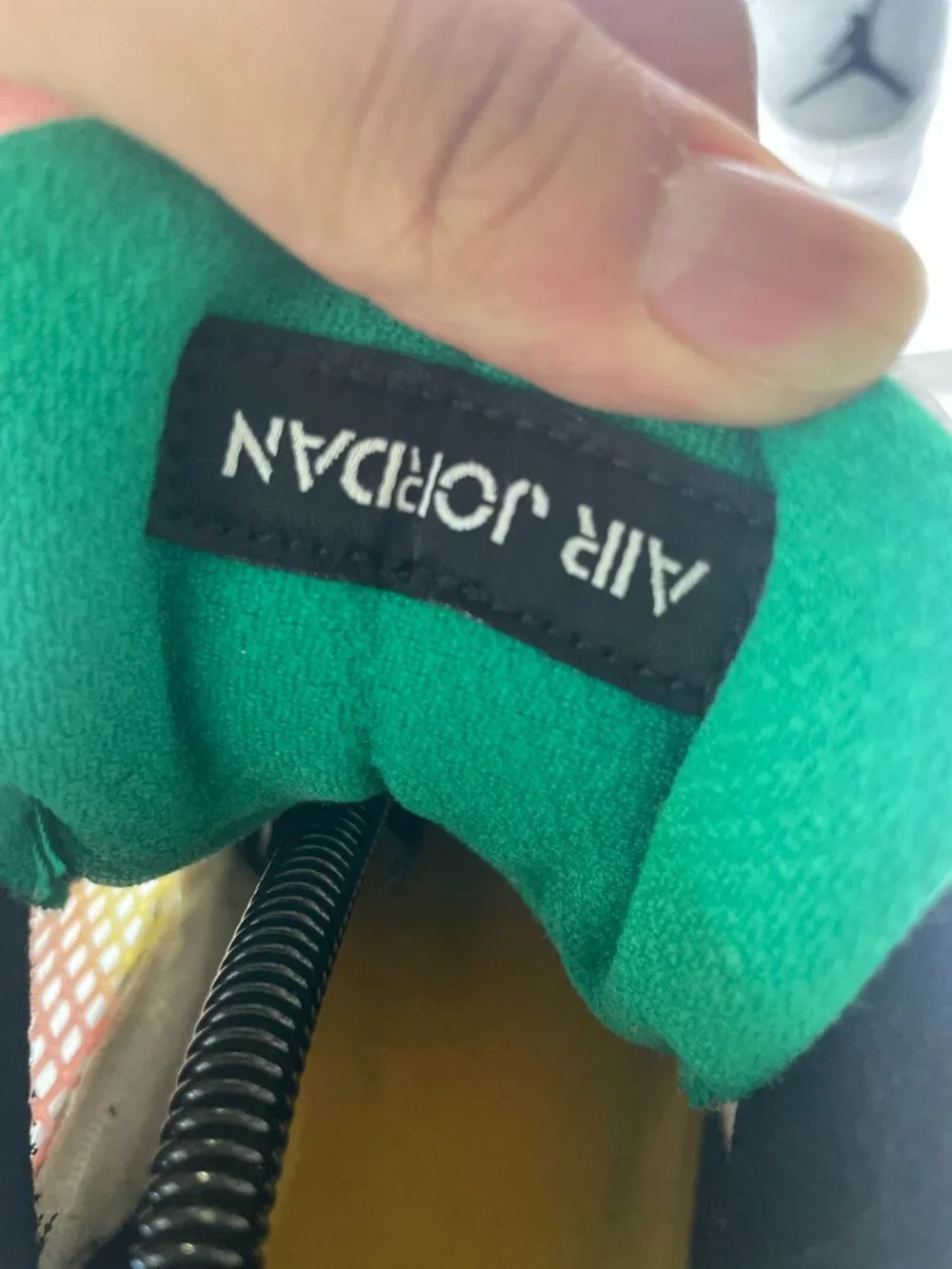 Rare Authentic Air Jordan 4 Retro Rasta (COMES WITH SHOE KEYCHAIN)!